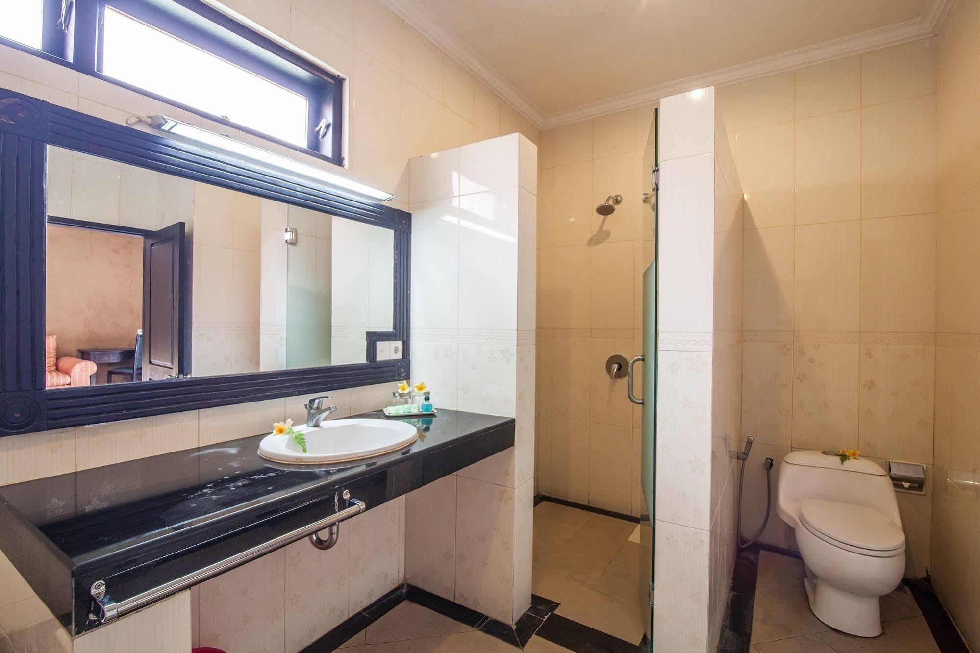 Puri Yuma Hotel Denpasar Exteriör bild