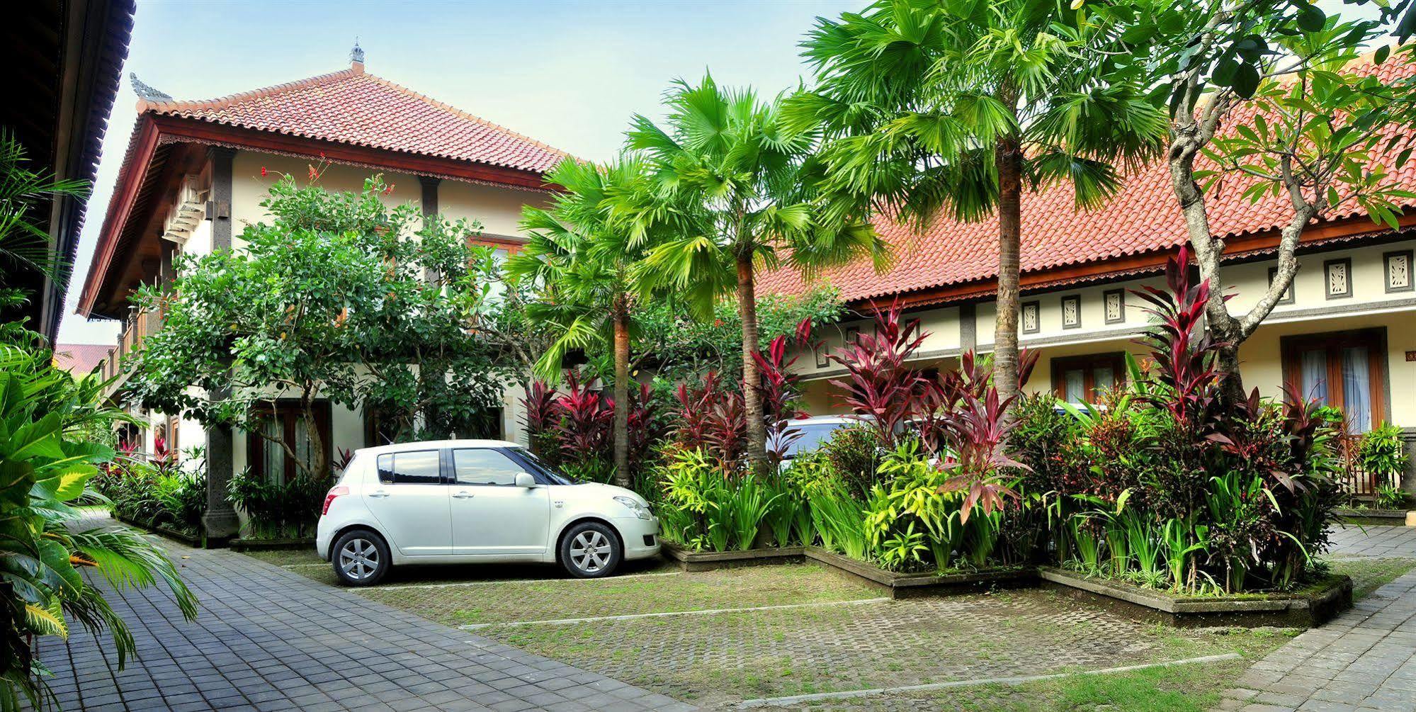Puri Yuma Hotel Denpasar Exteriör bild